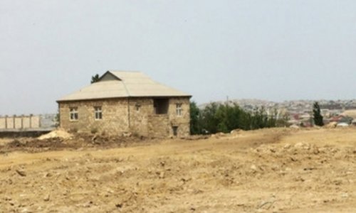 В Бинагадинском районе сносятся жилые дома