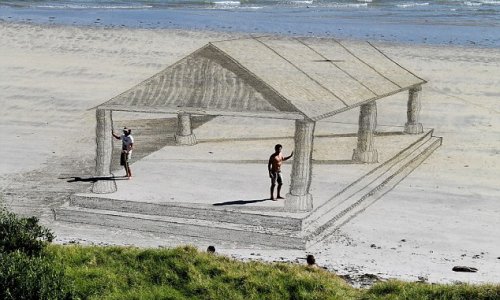 Artists create amazing 3D sand drawings - PHOTO