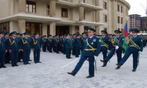 В Баку начался военный марш