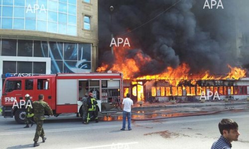 В Баку горит ресторан -ФОТО