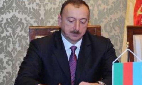 Ilham Aliyev congratulates Poroshenko, newly elected president of Ukraine