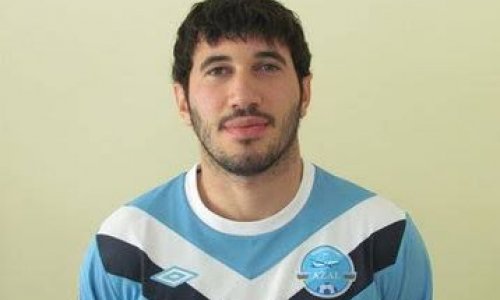 «Вооруженный» азербайджанский футболист -ФОТО