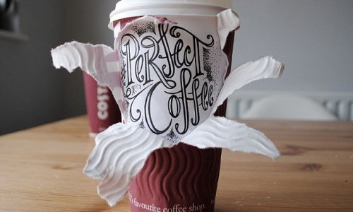 Artist uses paper coffee cups for stunning creations - PHOTO