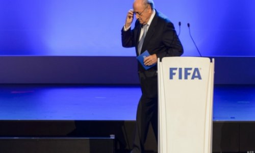 Главу ФИФА призывают уйти в отставку