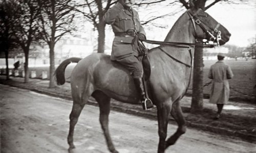 Never before seen photographs from World War One frontline - PHOTO