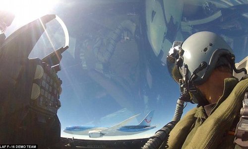 Selfies at 30,000ft! - PHOTO