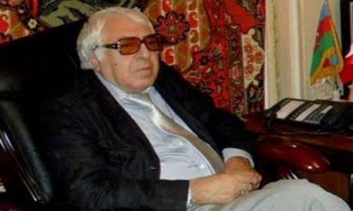 Yazıçı Anar Cəmil Həsənlini müdafiə etdi