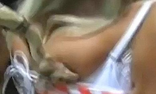 Snake bites woman on breast - PHOTO+VIDEO