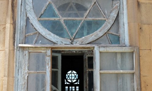 Baku mosque decorated with Jewish symbols? - PHOTO