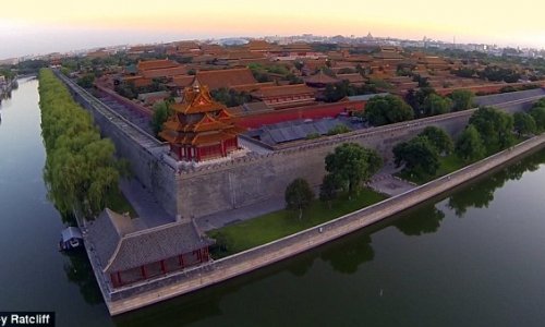 Chinese arrest photographer for filming Beijing's Forbidden City - PHOTO+VIDEO