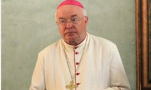 Vatikanın səfiri pedofil çıxdı