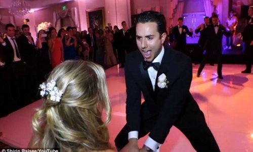 Husband steals the dance floor and surprises bride - PHOTO