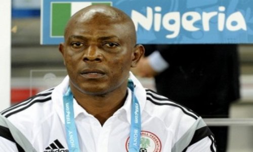 Тренер нигерийской сборной по футболу уходит в отставку