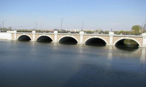 Водитель из Ирана разрушил мост в Баку