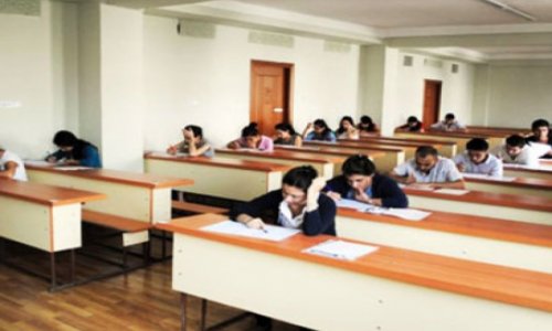 В Азербайджане экзамен по приему на госслужбу успешно сдали почти треть участвовавших