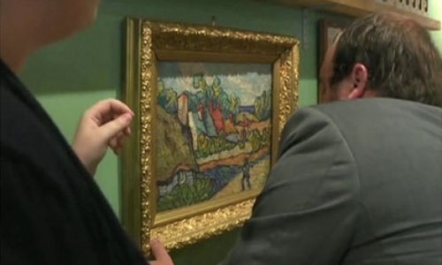 Van Gogh painting in Reading cafe - VIDEO