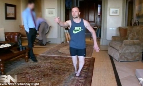 Chilling footage of Oscar Pistorius on his stumps - PHOTO