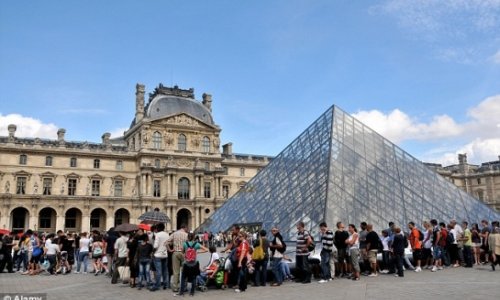 Islamist plot to blow up Eiffel Tower and Louvre foiled