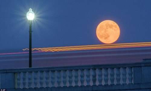 The summer of supermoons arrives - PHOTO