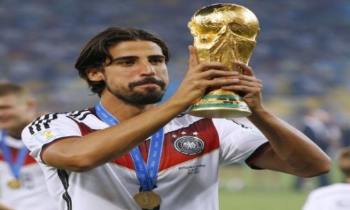 Arsenal and Chelsea put on Khedira alert