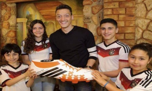 Mesut Ozil is not giving his World Cup bonus to Gaza