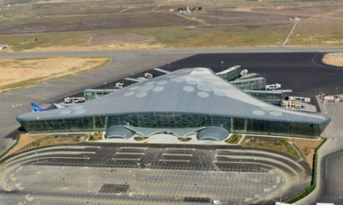 Wallpaper: новый терминал аэропорта в Баку выглядит футуристично