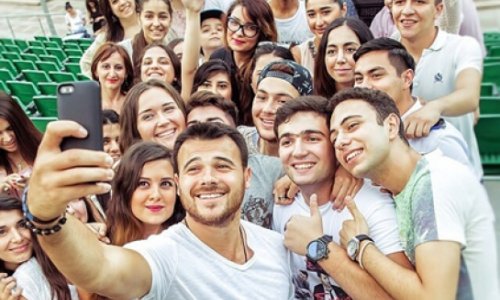 EMİNin Bakıda “selfi”si - FOTO