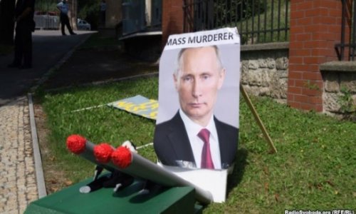 Dünya eiraz aksiyasına başladı: "Putin qatildir"