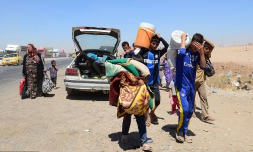 Thousands of Iraqi Christians pour out of Mosul - PHOTO+VIDEO