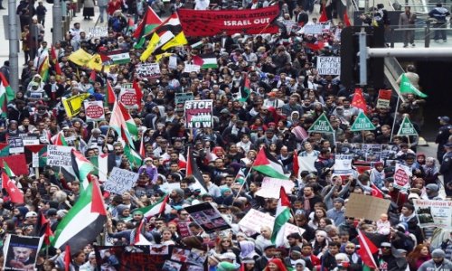 Thousands call for Israel to stop its bombardment of Gaza - PHOTO