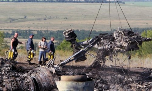 Pro-Russian forces finally agree to hand over MH17 black boxes - PHOTO