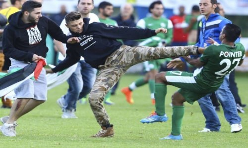 Footballers attacked during 'friendly' match - VIDEO