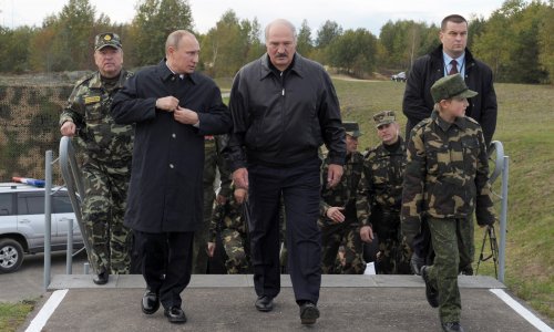 Lukaşenko: “Heyvanxanadır... Obamaya yazığım gəlir” - FOTOLAR