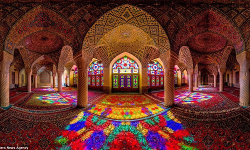 Photographs reveal beautiful design inside Iran's magnificent temples - PHOTO