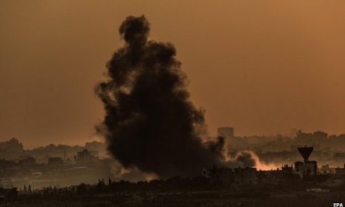 Gaza conflict: Israel and Hamas 'agree ceasefire'