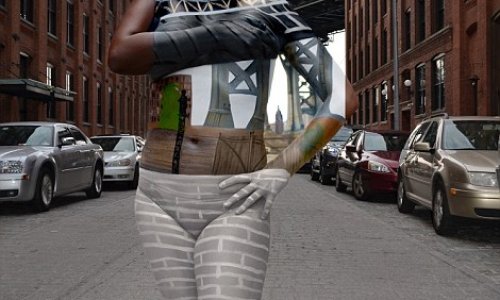 Artist makes her models disappear into the city’s surroundings - PHOTO