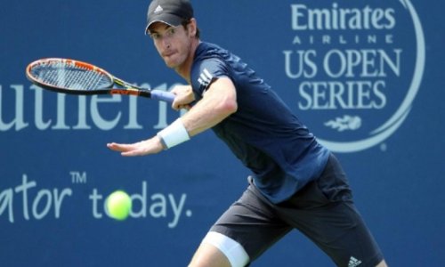 Murray moves through, Federer survives scare in Cincinnati