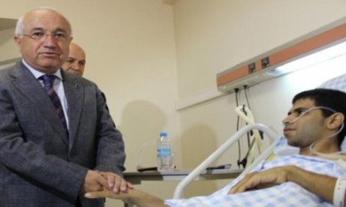 Turkish speaker visits Azeri soldiers in hospital