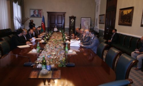 SOCAR head meets Iranian minister in Baku