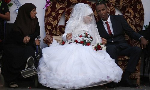 UN pays for Palestinian couple to tie the knot and even help with their honeymoon - PHOTO