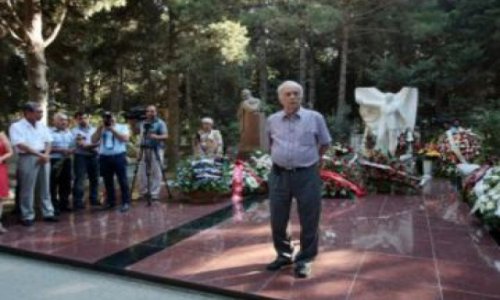 Great Azerbaijani singer Muslim Magomayev commemorated in Baku