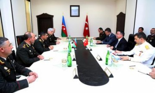 Azerbaijan defence minister discusses cooperation with Turkish counterpart