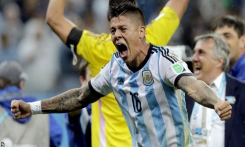 Manchester United sign Marcos Rojo for £16m on five-year deal