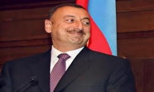 Ильхам Алиев поздравил Порошенко