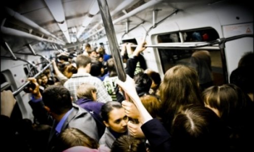 Bakı metrosunda qadınların davası