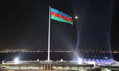 В столице Азербайджана вновь спустят Государственный флаг