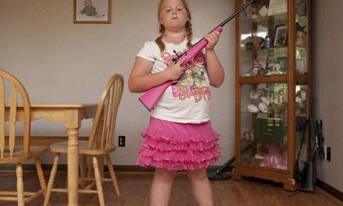 Дети и оружие: Безответственность или самооборона? -ФОТО