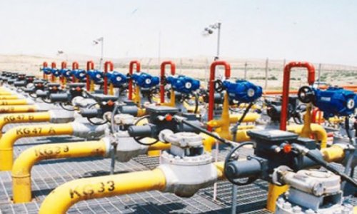 Азербайджан временно приостановил экспорт газа в Россию