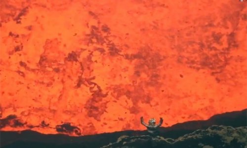 Двое смельчаков спустились в жерло вулкана- ВИДЕО