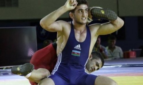 Azerbaijani wrestler claims world crown - VIDEO